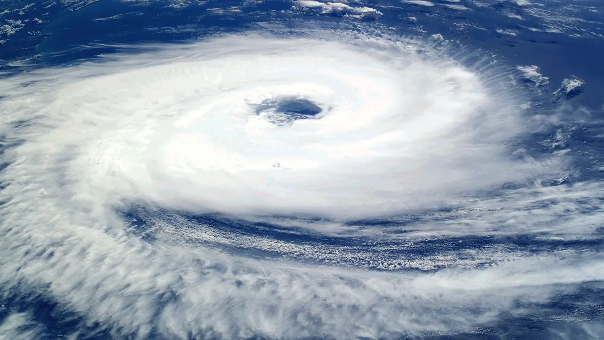 Imagem ilustrativa: Imagem de satélite ilustrativa de um supertufão com olho bem definido sobre o Oceano Pacífico